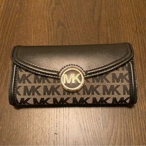 Michael Kors Wallet NWT